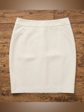 NWT H&M Cream Off-White Pencil Skirt Structured Size Small Fully Lined Back Slit